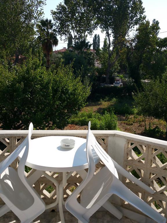 Guesthouse Karidia Skala Eresou Exterior photo
